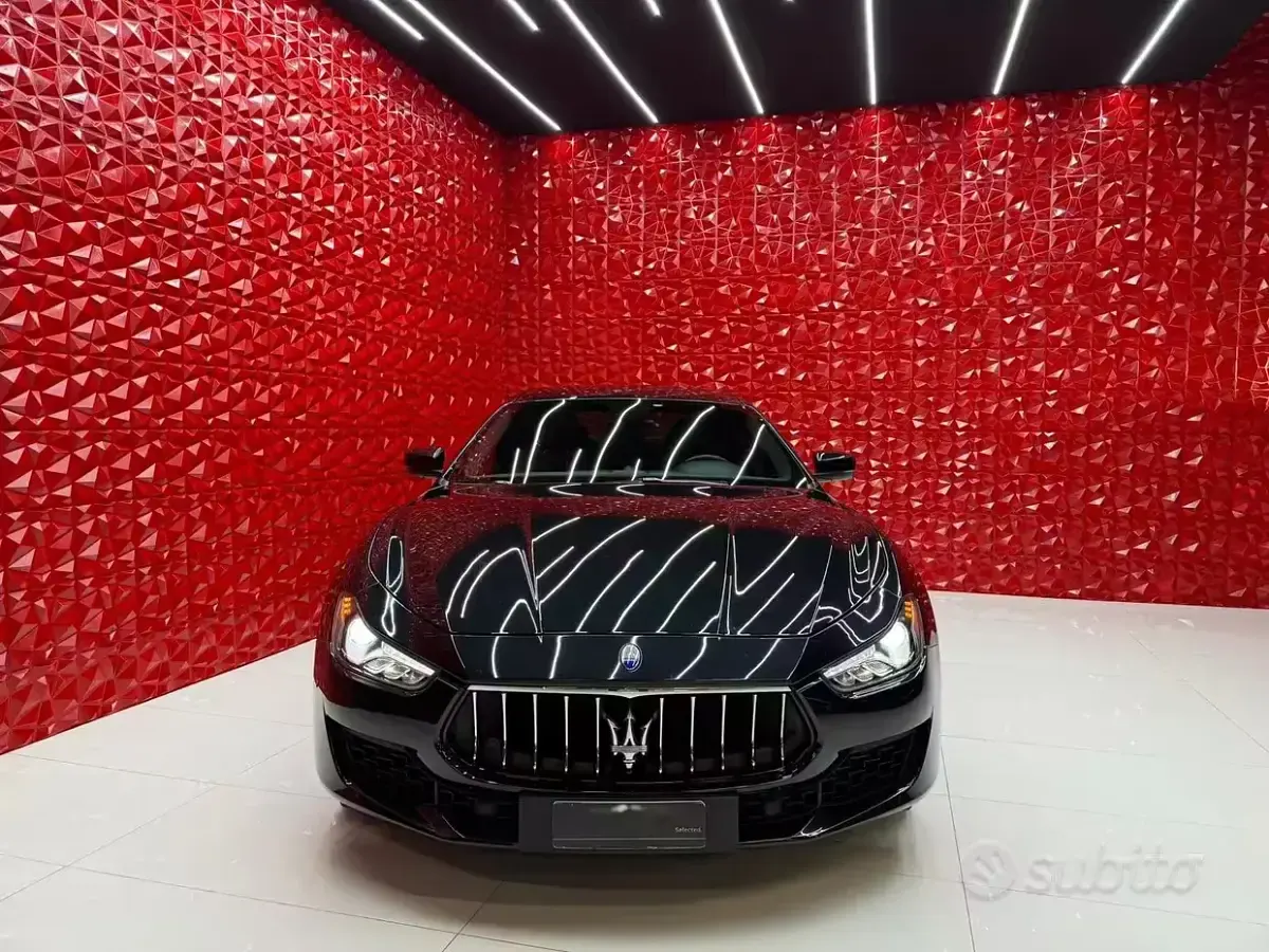 Usata Maserati Ghibli GranLusso 350 CV (257 kW) 2020 Nero Berlina