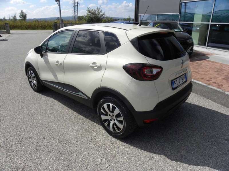 Usata Renault Captur Techno 143 CV (105 kW) 2019 Beige SUV