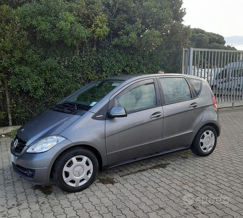 Usata Mercedes A160 Executive 95 CV (69 kW) 2011 Grigio Monovolume