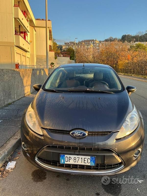 Usata Ford Fiesta 68 CV (50 kW) 2008 Grigio Utilitaria