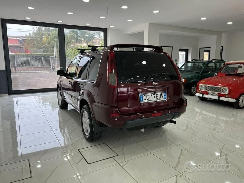 Usata Nissan X-Trail 114 CV (83 kW) 2002 Rosso SUV