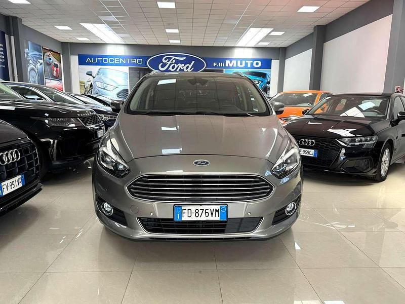 Usata Ford S-MAX Business Edition 179 CV (131 kW) 2016 Oro Monovolume