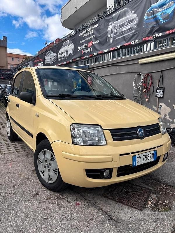 Giallo Usata 2006 Fiat Panda Tre volumi | 1950 € (Super prezzo) - Immagine 1/4