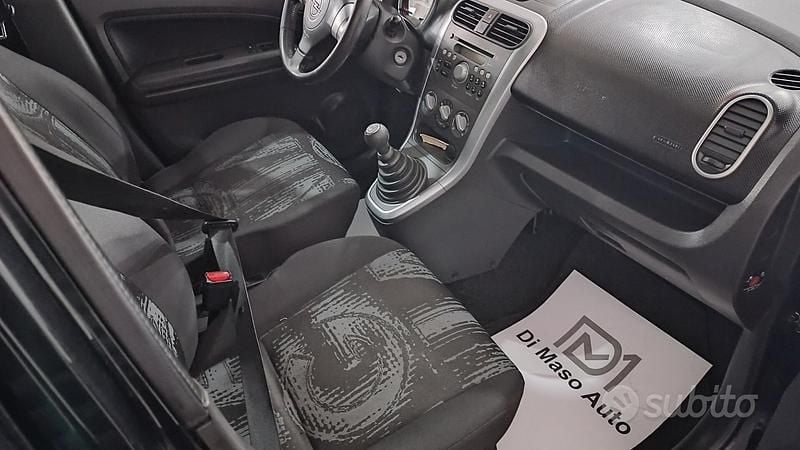 Usata Opel Agila Enjoy 86 CV (63 kW) 2011 Nero Utilitaria