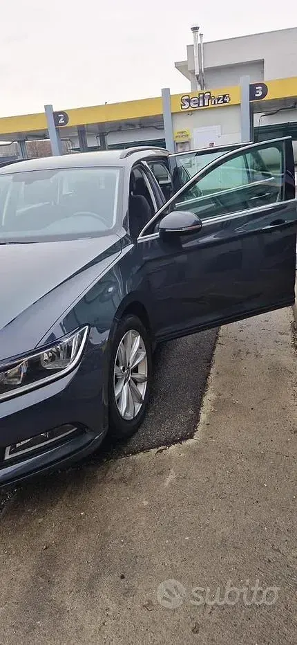 Usata VW Passat 120 CV (88 kW) 2019 Grigio Station wagon
