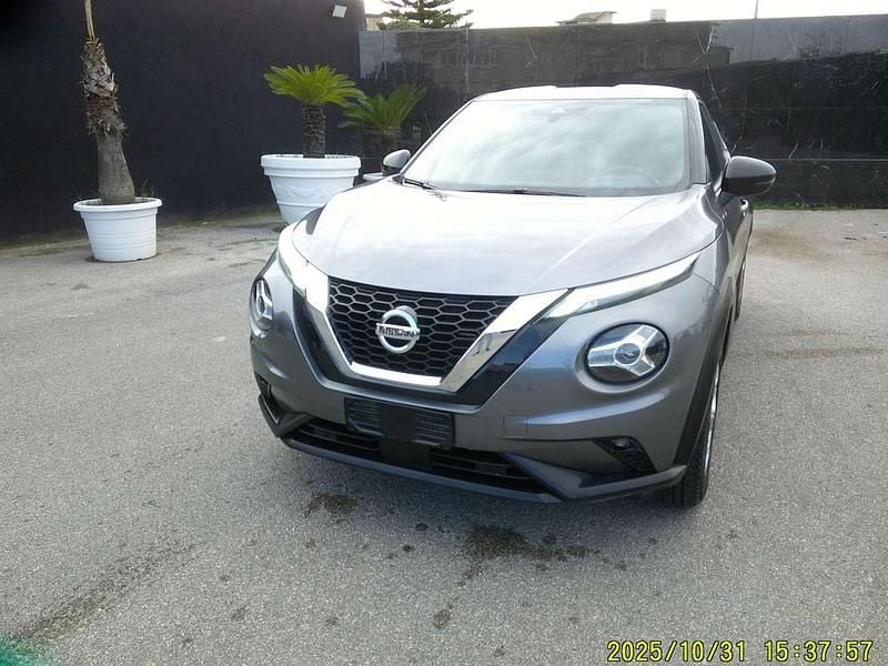 Usata Nissan Juke N-Connecta 114 CV (83 kW) 2022 Grigio scuro SUV