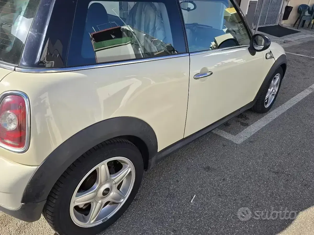 Usata Mini Cooper Coupé 109 CV (80 kW) 2010 Coupé