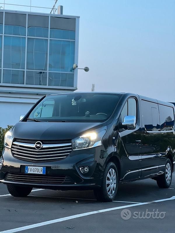 Usata Opel Vivaro 120 CV (88 kW) 2018 Nero Monovolume