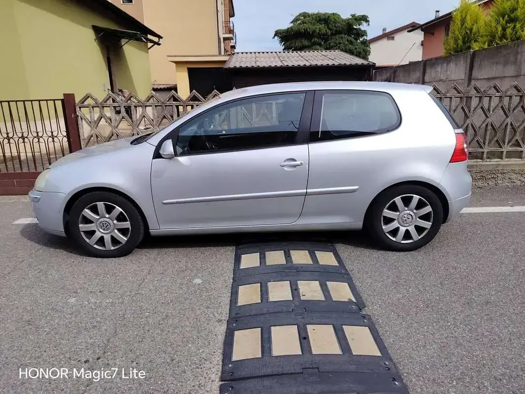 Usata VW Golf IV Sportline 105 CV (77 kW) 2006 Grigio Berlina