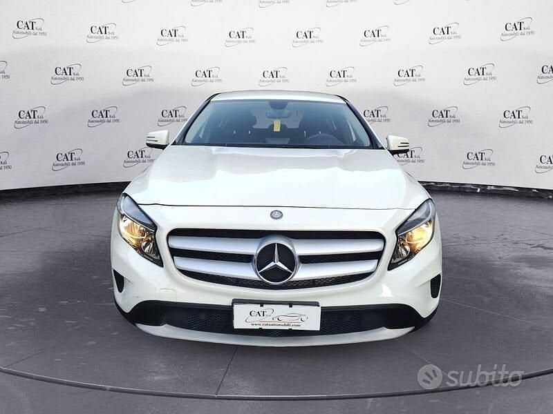 Usata Mercedes GLA180 Executive 109 CV (80 kW) 2015 Bianco SUV