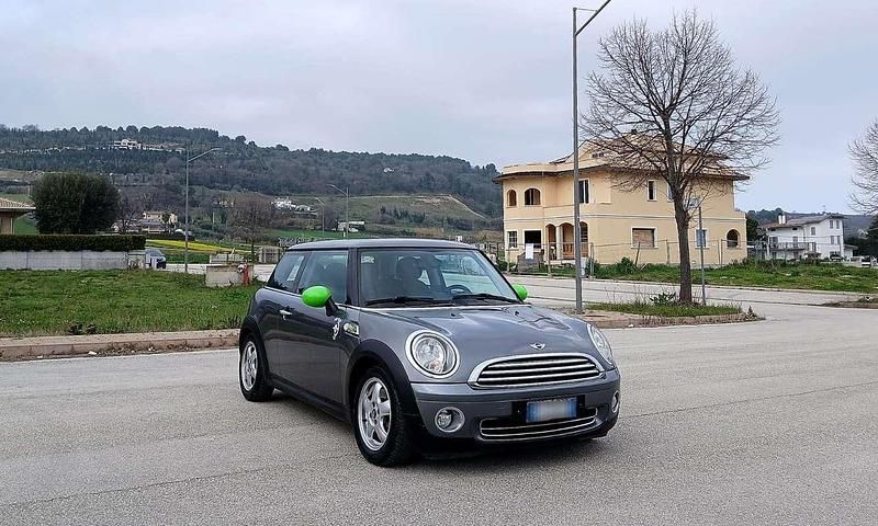 Begagnad Mini ONE 75 HK (55 kW) 2010 Halvkombi