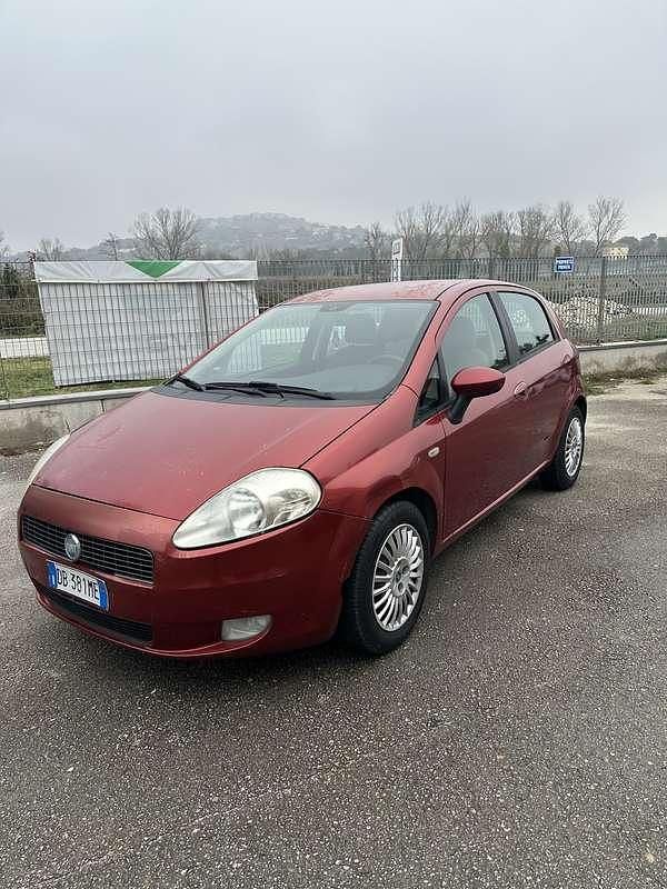 Usata Fiat Grande Punto Dynamic 65 CV (47 kW) 2006 Utilitaria