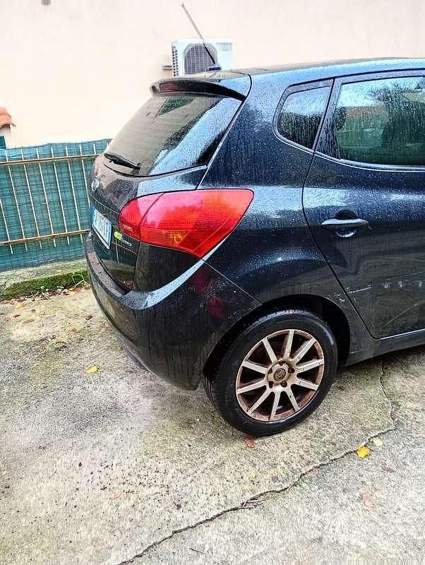 Usata Kia Venga 90 CV (66 kW) 2011 Utilitaria