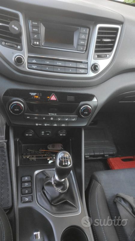 Usata Hyundai Tucson 116 CV (85 kW) 2016 Grigio SUV