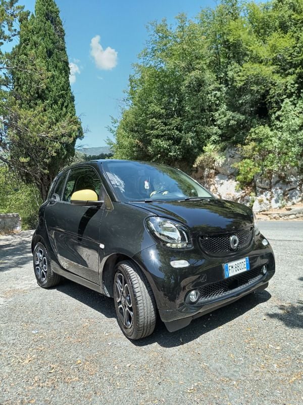 Nero Usata 2017 Smart ForTwo Coupé Coupé | 15.000 € (Cara) - Immagine 1/4