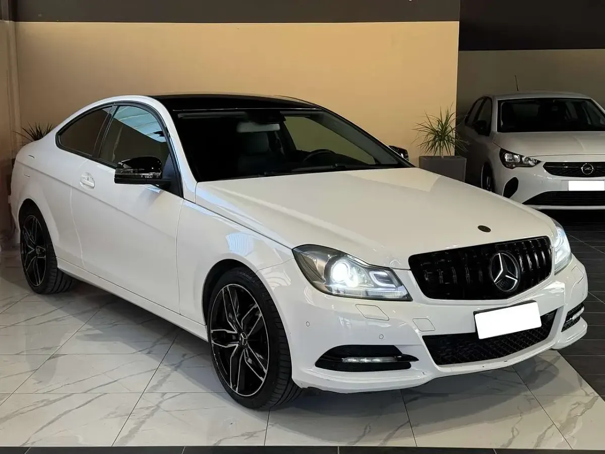 Usata Mercedes C220 Avantgarde 170 CV (125 kW) 2014 Bianco Coupé