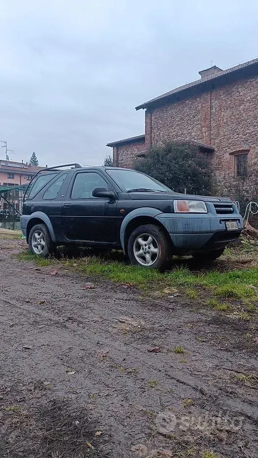 Usata Land Rover Freelander 97 CV (71 kW) 2000 Nero SUV