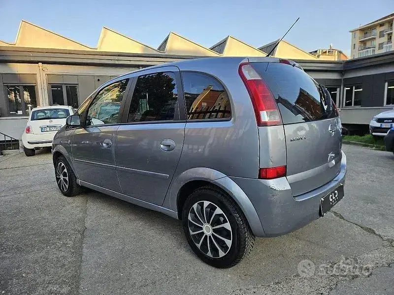 Usata Opel Meriva 101 CV (74 kW) 2004 Grigio Monovolume