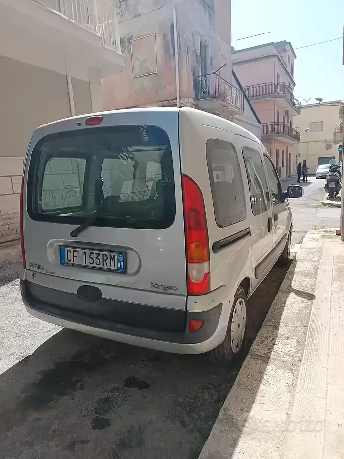 Usata Renault Kangoo 82 CV (60 kW) 2003 Grigio Monovolume