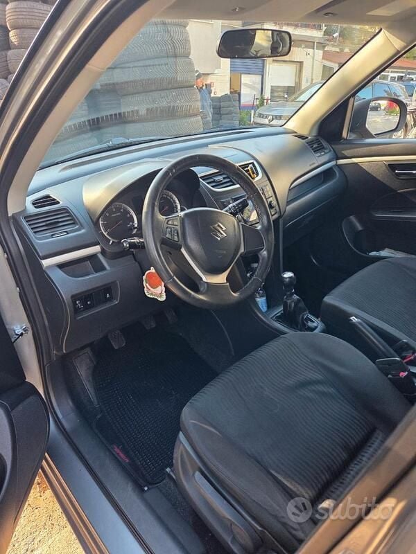Usata Suzuki Swift 75 CV (55 kW) 2011 Grigio Utilitaria