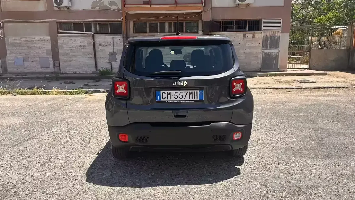 Usata Jeep Renegade 130 CV (95 kW) 2023 Grigio SUV