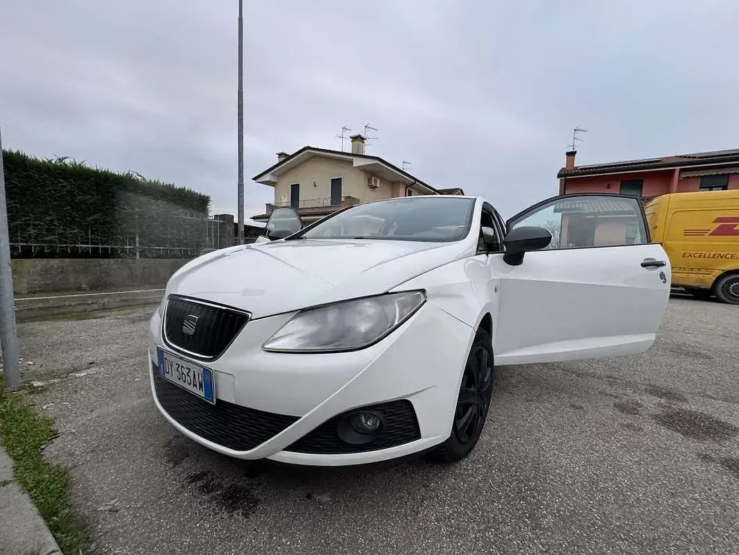 Usata Seat Ibiza 69 CV (50 kW) 2009 Berlina