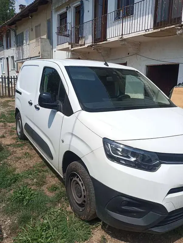 Usata Toyota Proace City City 105 CV (77 kW) 2022 Bianco Monovolume