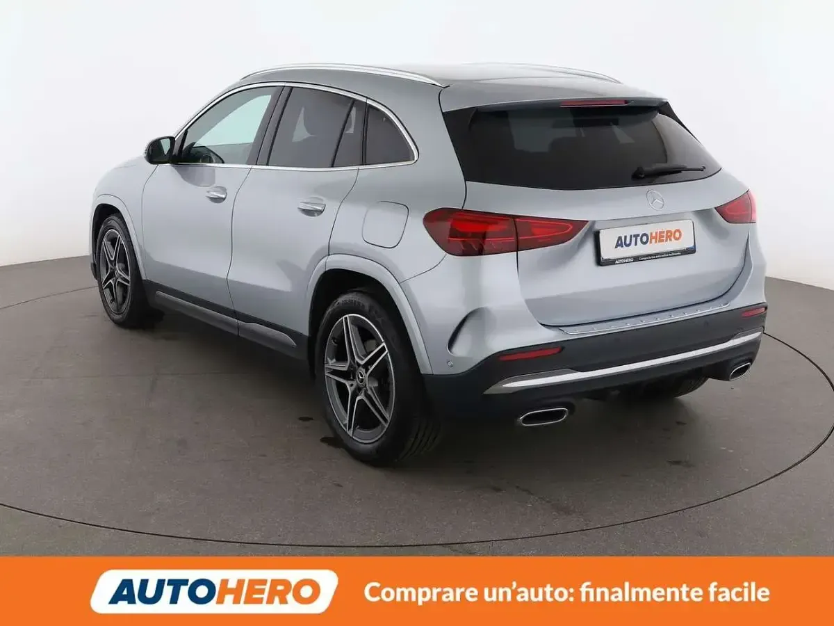 Begagnad Mercedes GLA180 AMG Line Premium 116 HK (85 kW) 2024 Silver SUV
