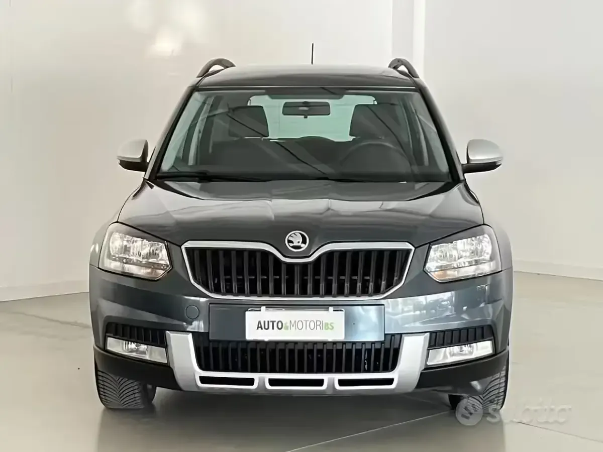 Usata Skoda Yeti Ambition 110 CV (80 kW) 2014 Grigio SUV