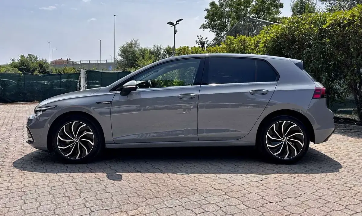 Usata VW Golf VIII Style 150 CV (110 kW) 2022 Grigio Berlina