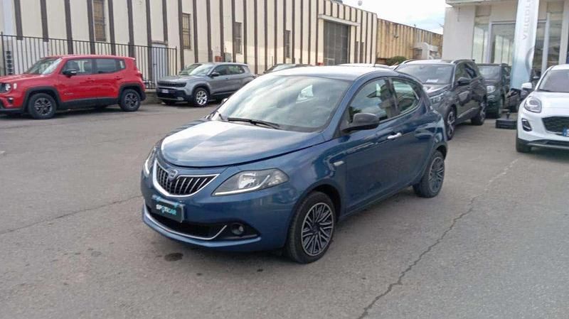 Usata Lancia Ypsilon Gold 69 CV (50 kW) 2023 Blu Utilitaria