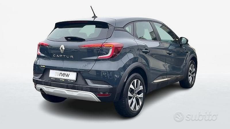 Usata Renault Captur Zen 100 CV (73 kW) 2021 Blu SUV