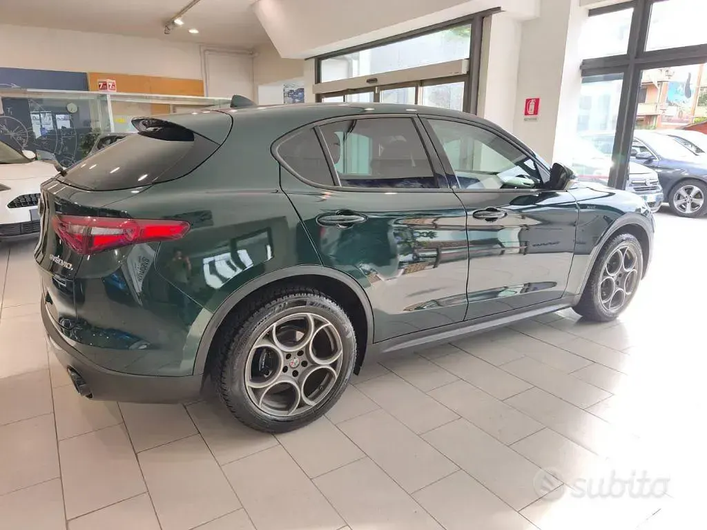 Usata Alfa Romeo Stelvio Sprint 190 CV (139 kW) 2021 Verde SUV