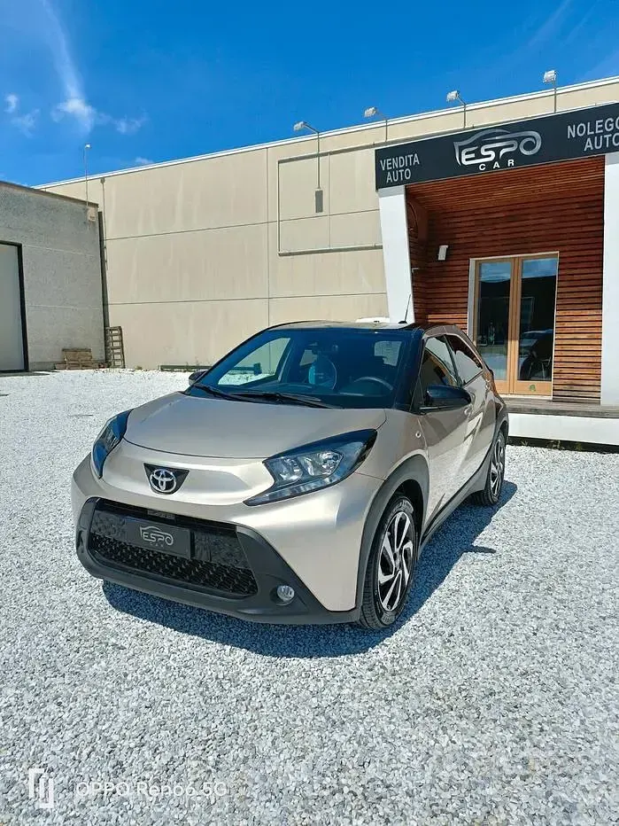 Usata Toyota Aygo X Lounge 72 CV (52 kW) 2024 Giallo SUV