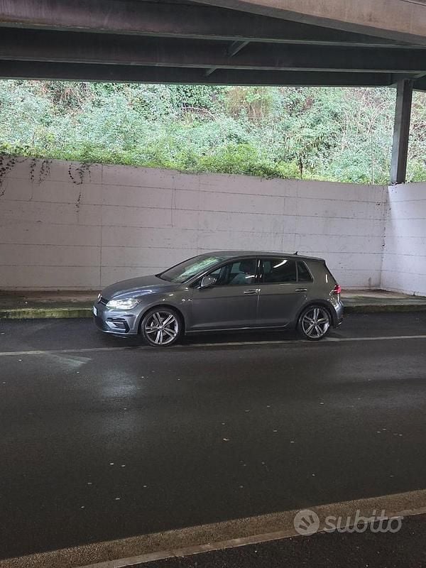 Usata VW Golf VII R-line 300 CV (220 kW) 2019 Berlina