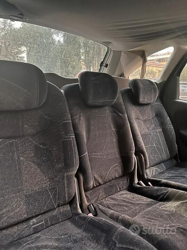 Usata Renault Scénic 100 CV (73 kW) 2002 Grigio Monovolume