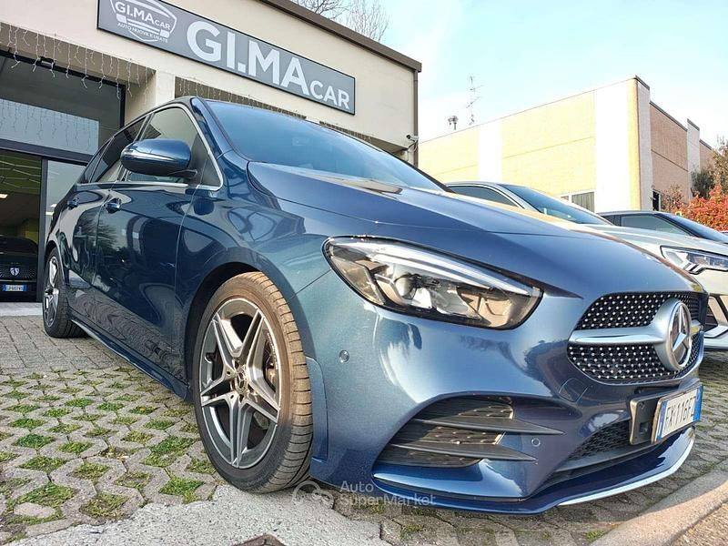 Usata Mercedes B200 Premium 150 CV (110 kW) 2019 Blu/azzurro Monovolume