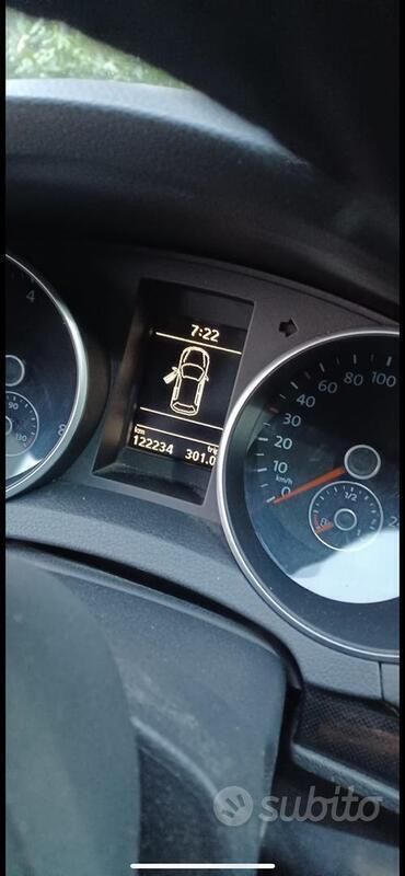 Usata VW Golf VI 105 CV (77 kW) 2011 Bianco Utilitaria