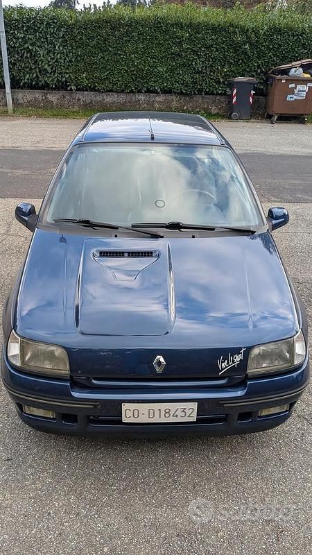 Usata Renault Clio 135 CV (99 kW) 1993 Blu Berlina
