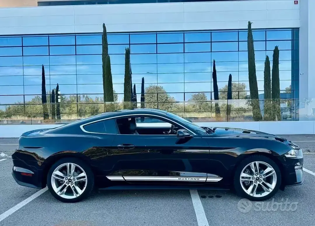 Usata Ford Mustang Fastback 317 CV (233 kW) 2019 Nero Coupé