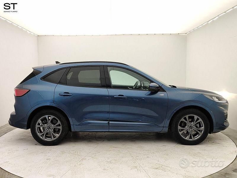 Usata Ford Kuga ST-Line 190 CV (139 kW) 2023 Blu/azzurro SUV