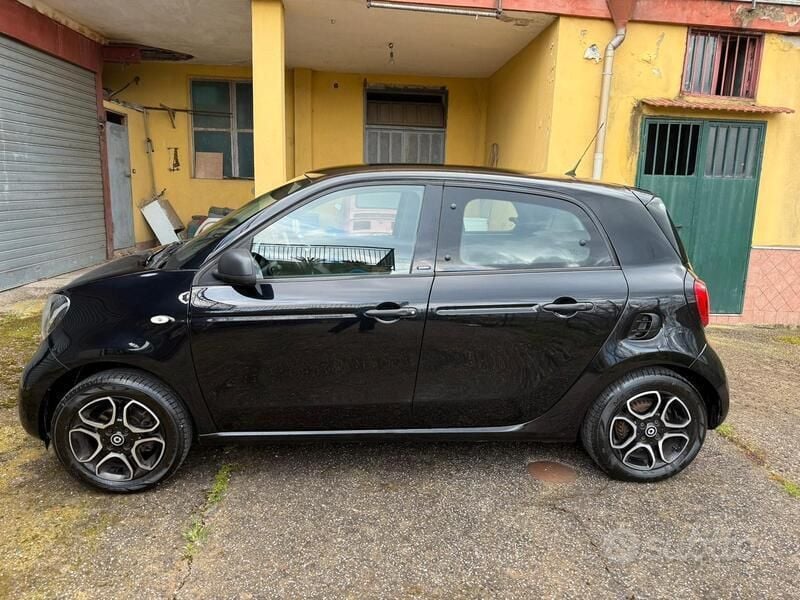 Usata Smart ForFour Passion 71 CV (52 kW) 2017 Nero Utilitaria