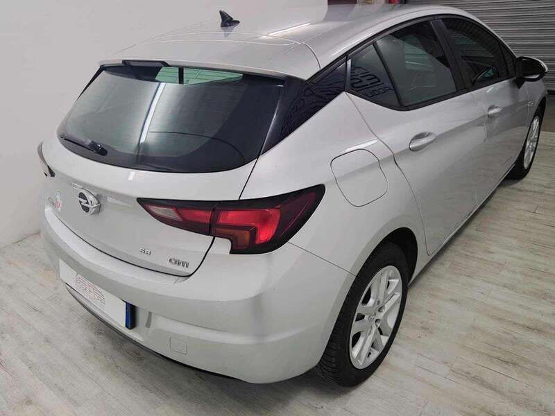 Usata Opel Astra Dynamic 136 CV (100 kW) 2017 Grigio Station wagon
