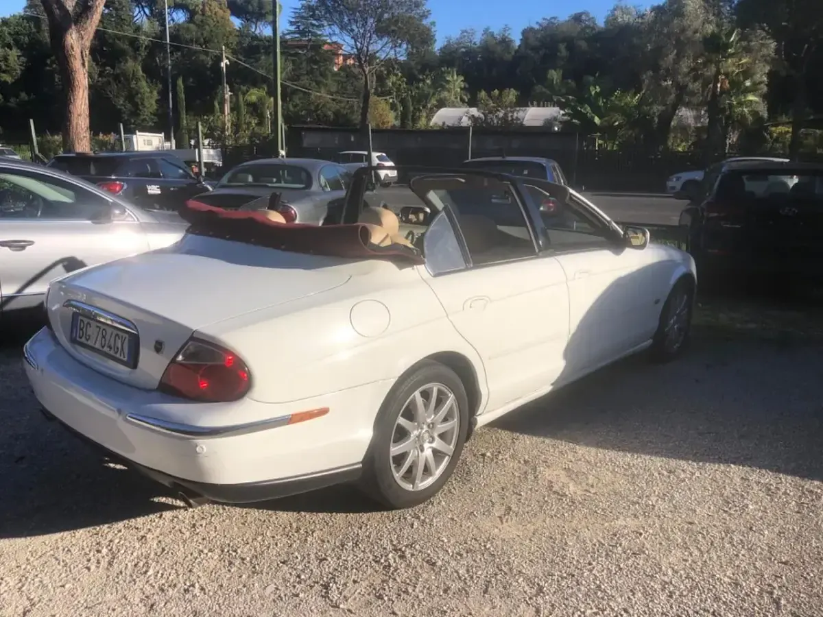 Usata Jaguar S-Type S 298 CV (219 kW) 2002 Bianco Berlina