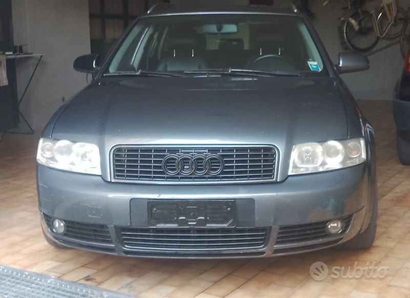 Usata Audi A4 130 CV (95 kW) 2002 Grigio Station wagon
