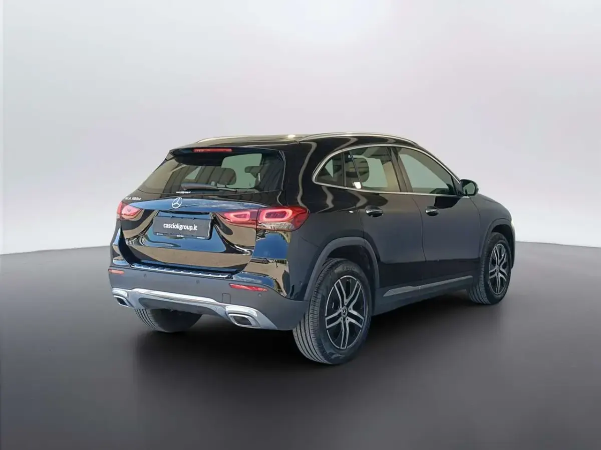 Usata Mercedes GLA180 Executive 116 CV (85 kW) 2022 Nero SUV