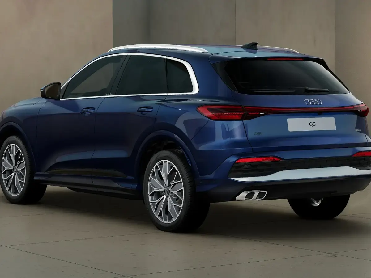 Nuova Audi Q5 Advanced 204 CV (150 kW) 2026 Blu navarra metallizzato SUV
