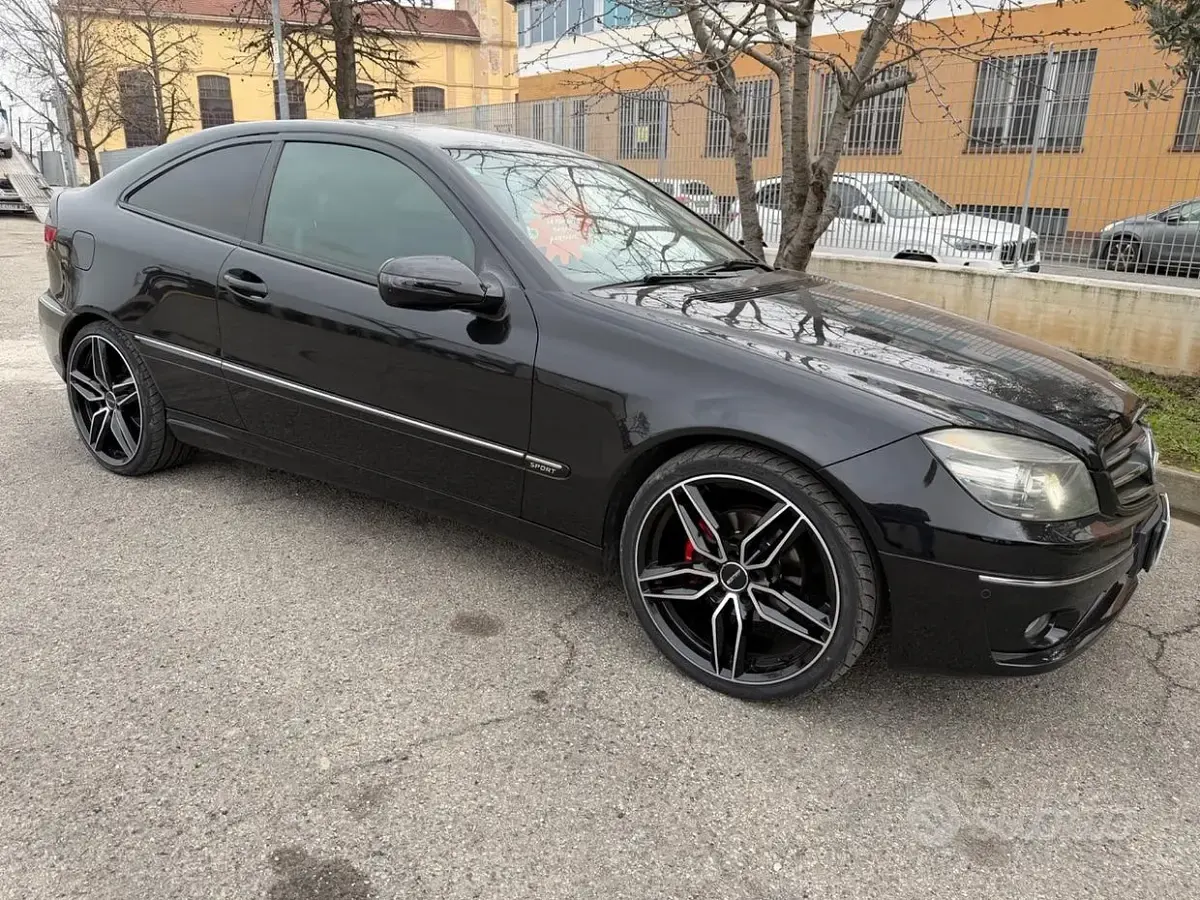 Usata Mercedes CLC220 150 CV (110 kW) 2008 Coupé