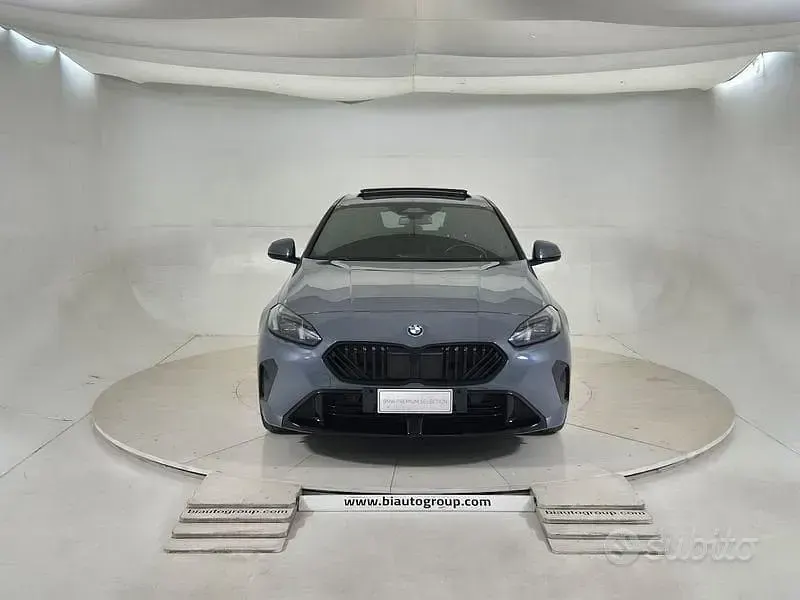 Usata BMW 120 Performance 163 CV (119 kW) 2025 Grigio Utilitaria