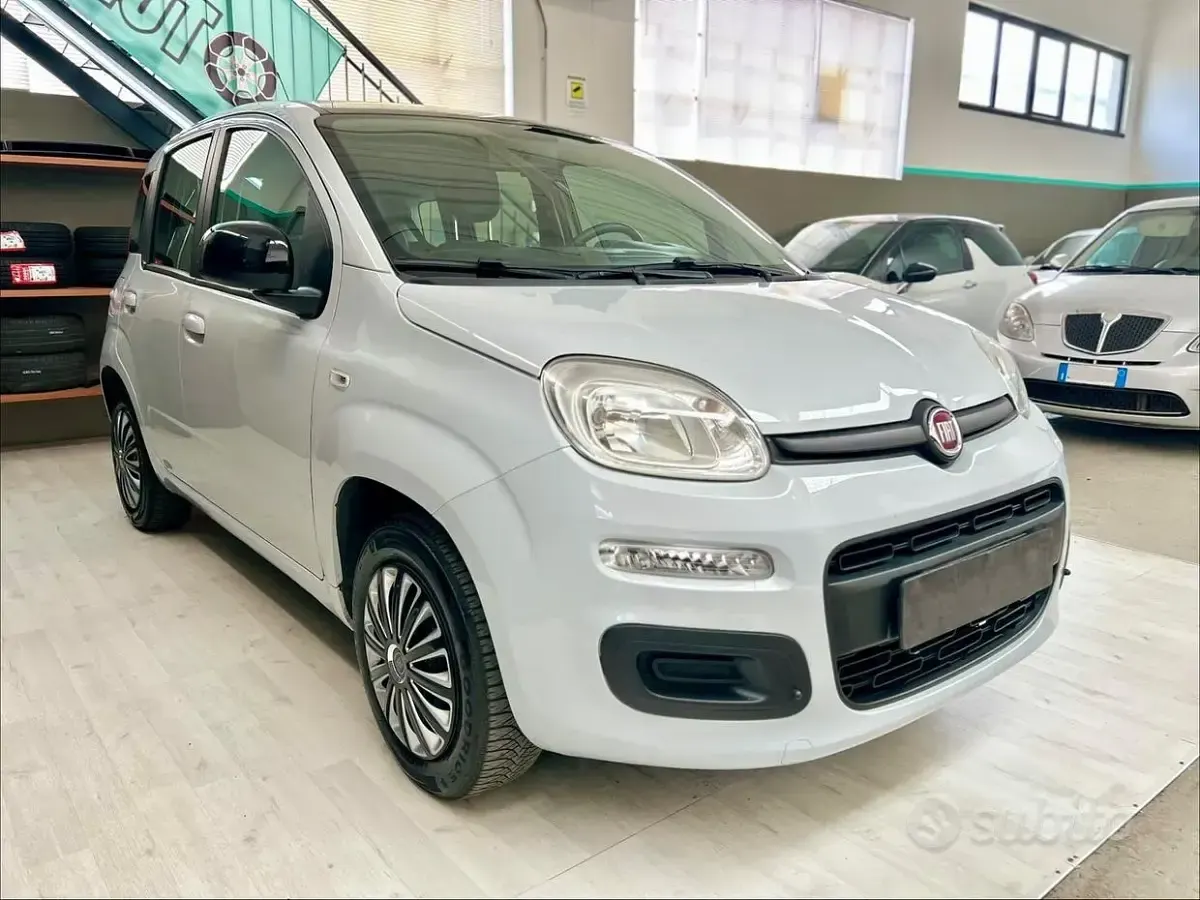 Usata Fiat Panda Lounge 69 CV (50 kW) 2020 Grigio Utilitaria